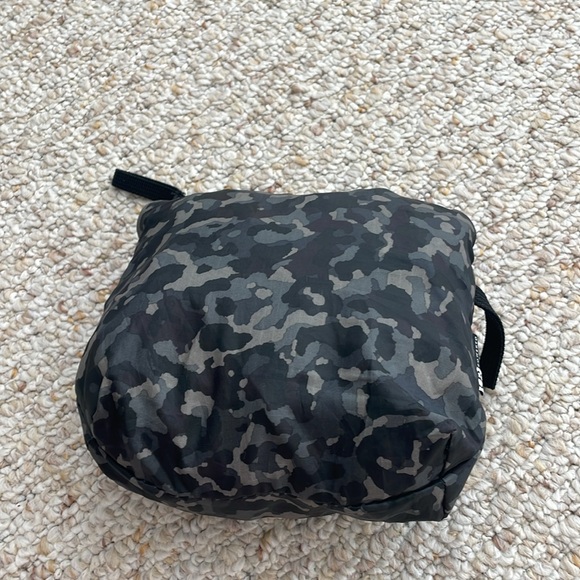 Athleta Camo Packable Tote - Picture 7 of 7